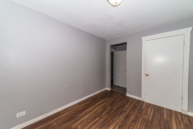 Building Photo - 3-BEDROOM GOVERNMENT HILL DUPLEX