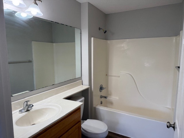 Main bath - 1010 Carom Cir