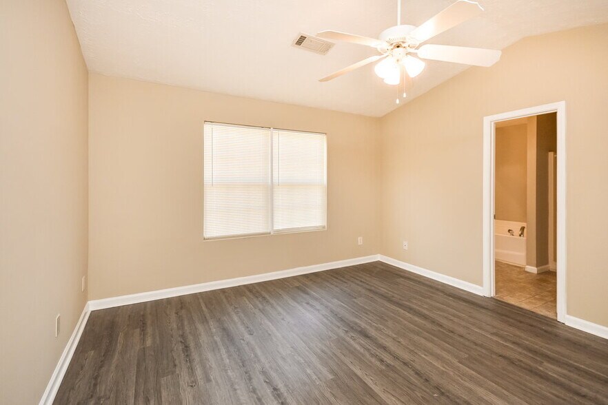 Building Photo - 20 Carver Dr