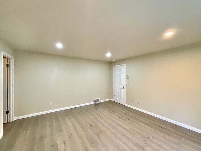 Building Photo - Great Home for rent