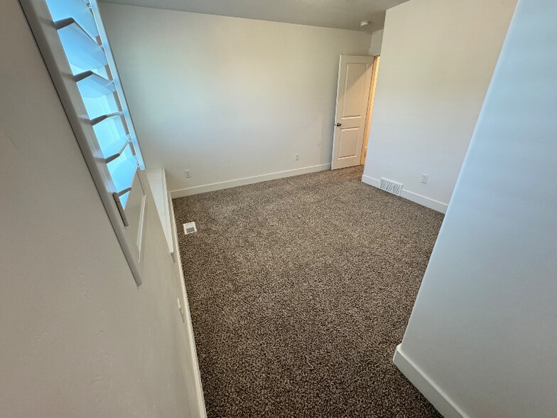 Building Photo - 2080 W 1755 S