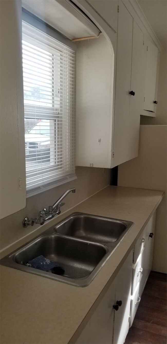 Building Photo - 1010 Garnet St NE