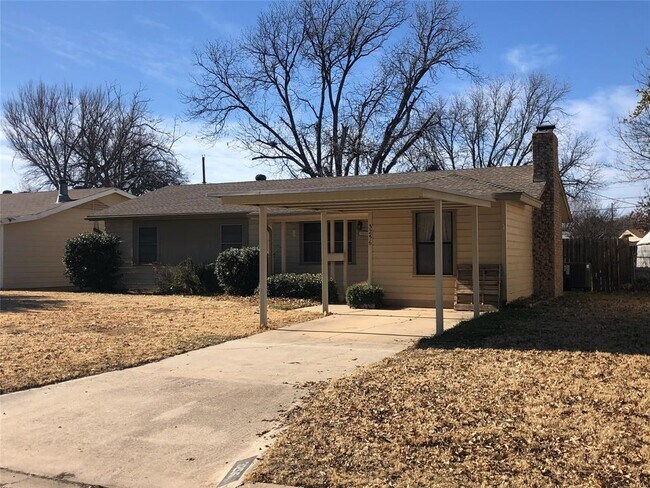 Building Photo - 3256 Highland Ave