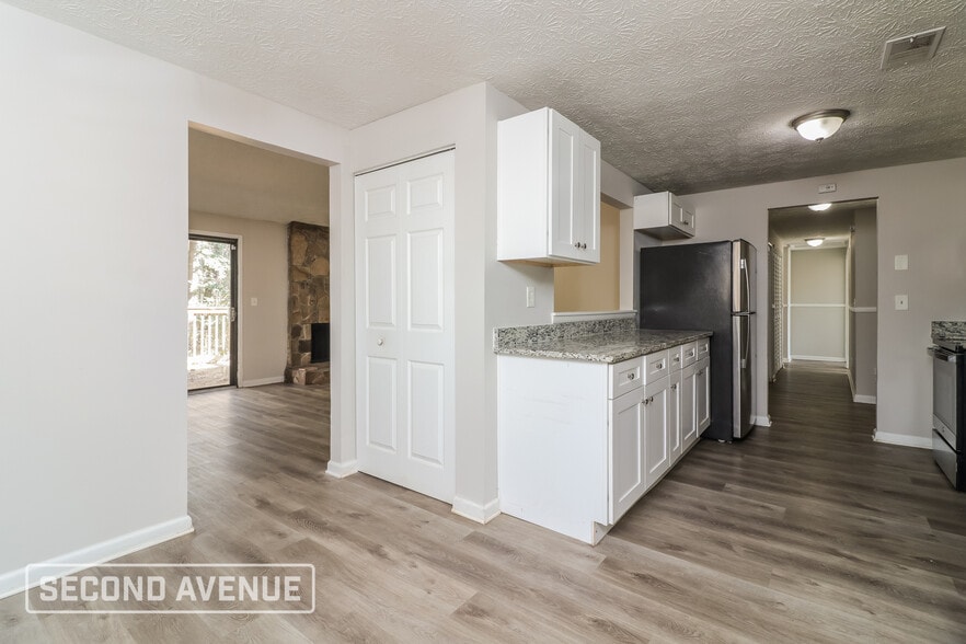 Building Photo - 2196 Scarbrough Dr