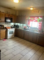 Building Photo - 39 Sophia St