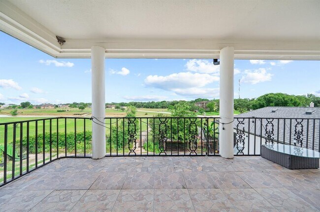 Building Photo - 13819 Lakeview Meadow Dr