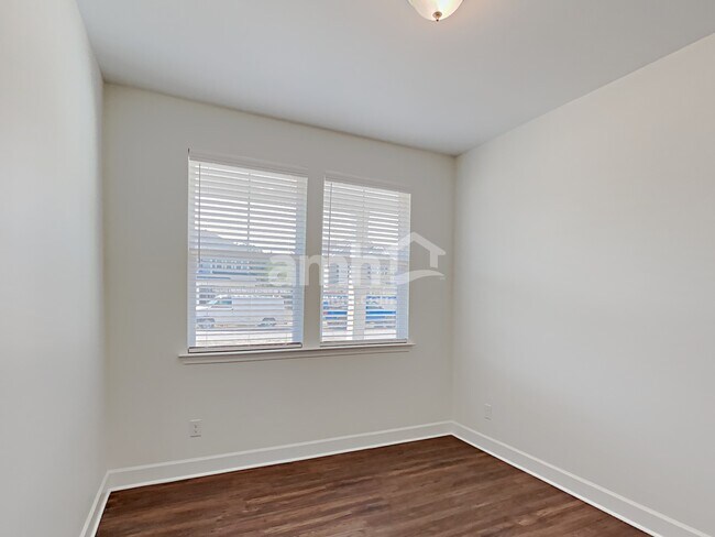 Building Photo - 429 Bluewater Dr