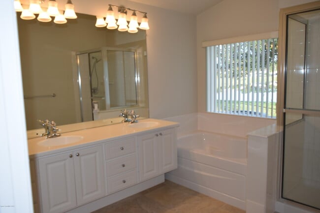 Building Photo - 1783 Dittmer Cir SE
