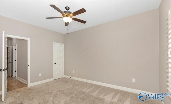 Building Photo - 138 Legacy Cove Dr SW