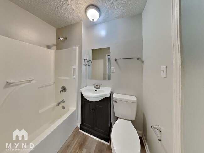 Building Photo - 6575 Ridgewood Rd