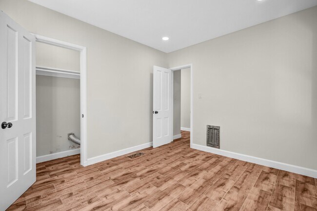 Building Photo - 414 Hilgard Ave