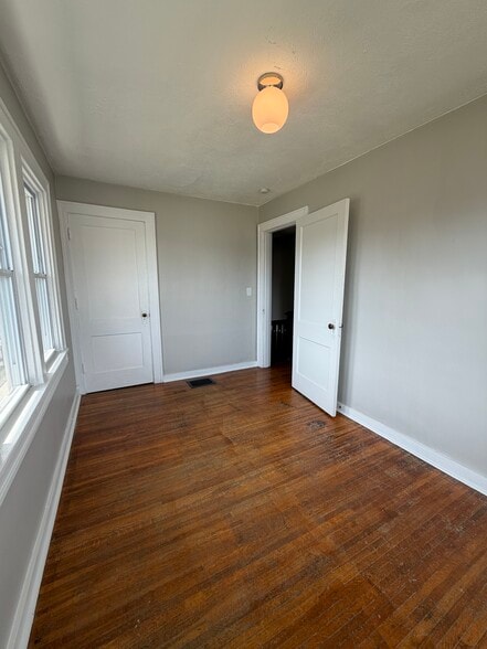 Building Photo - 3827 Central Ave