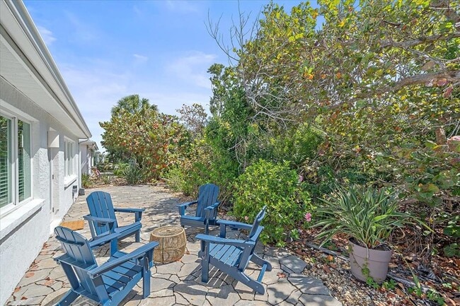 Building Photo - 914 Spanish Dr S