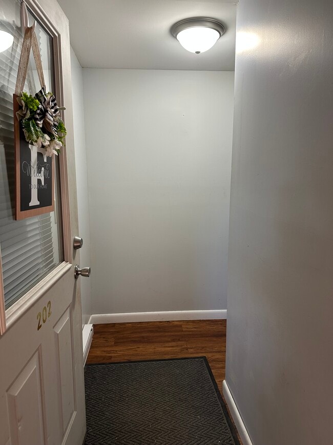 Building Photo - 15 LLC-65 Sailly Avenue