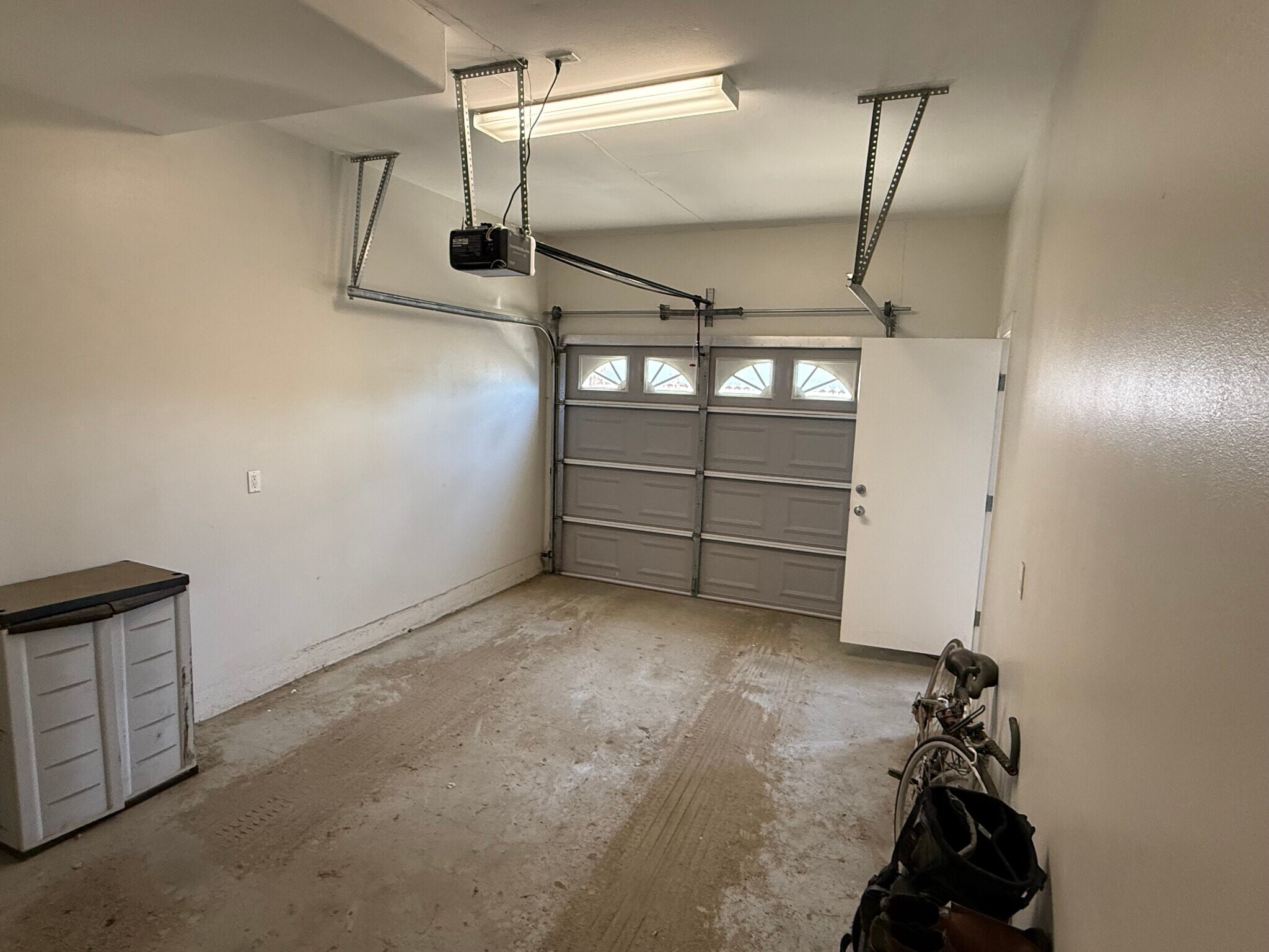 Building Photo - 4907 S Centinela Ave