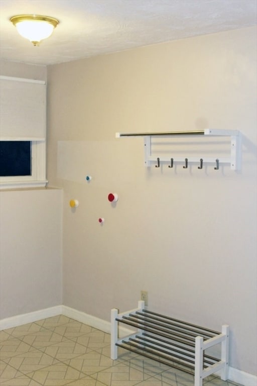 Building Photo - 19 Hillando Dr