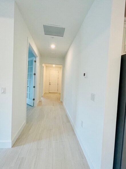 Building Photo - 1962 Tripletail Ln