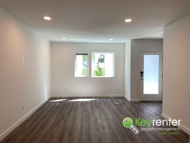 Building Photo - 4 Bedroom Seattle Townhome with Parking and Modern Finishes