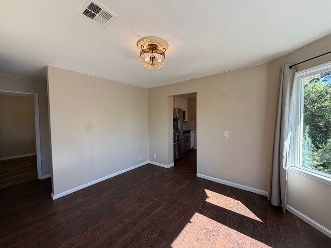 Building Photo - CHARMING HOME FOR RENT IN DOWNTOWN ST. GEORGE!