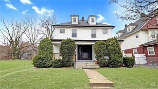 Building Photo - 770 E 91st St