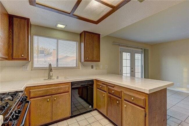 Building Photo - 6270 W Arcadia Ave