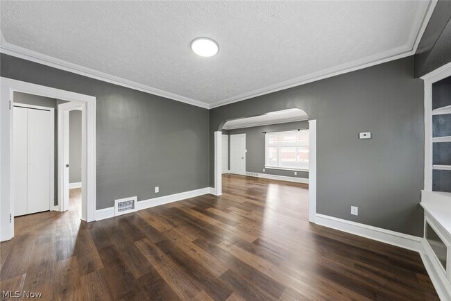 Building Photo - 3904 Ardmore Ave