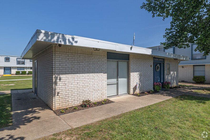 Building Photo - Higdon Ferry Apartments