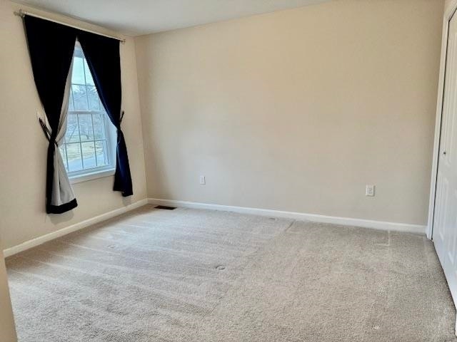 Building Photo - 27 Nesenkeag Dr