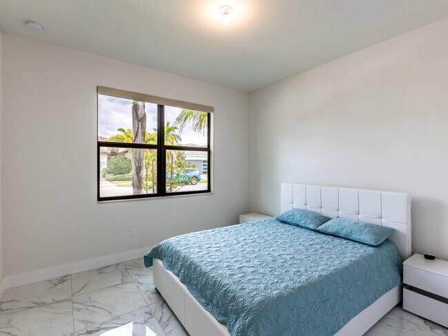 Building Photo - 7191 Montereal Path