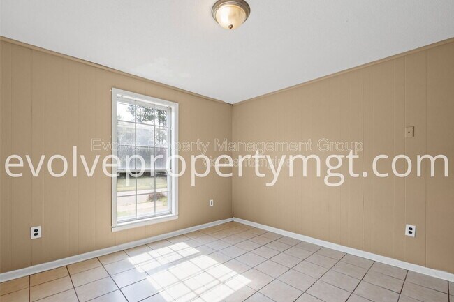 Building Photo - 3771 Ironwood Dr