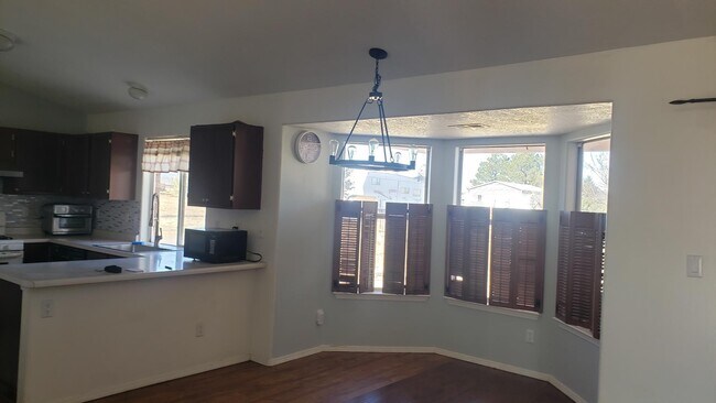 Building Photo - 33 Mustang Rd