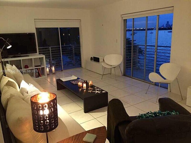 Building Photo - 1441 Lincoln Rd