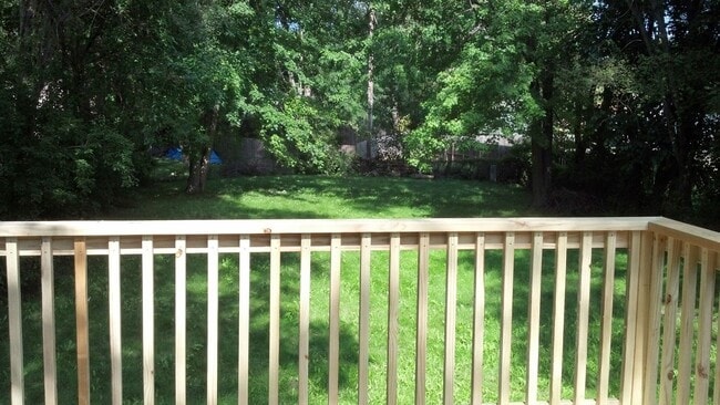 Building Photo - Three bedroom, one bath, huge backyard