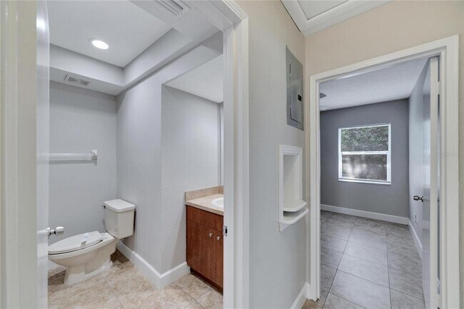 Building Photo - 3418 W Union St