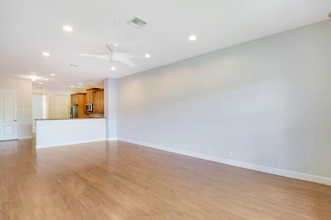 Building Photo - 4581 Artesa Way S