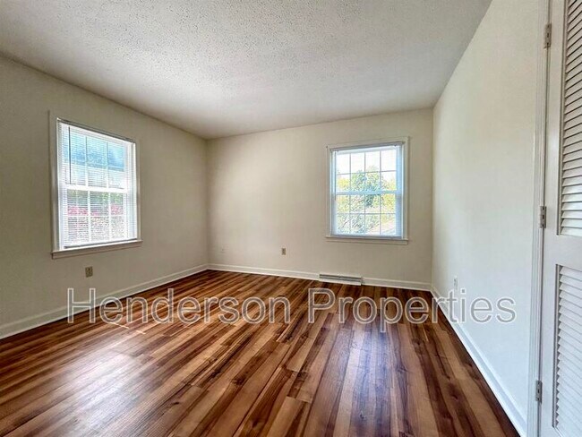 Building Photo - 9211 Robert Frost Ln