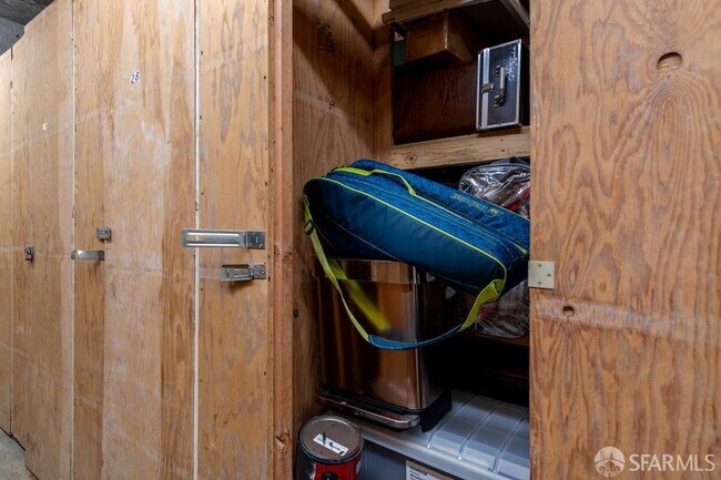 Building Photo - 2075 Sutter St