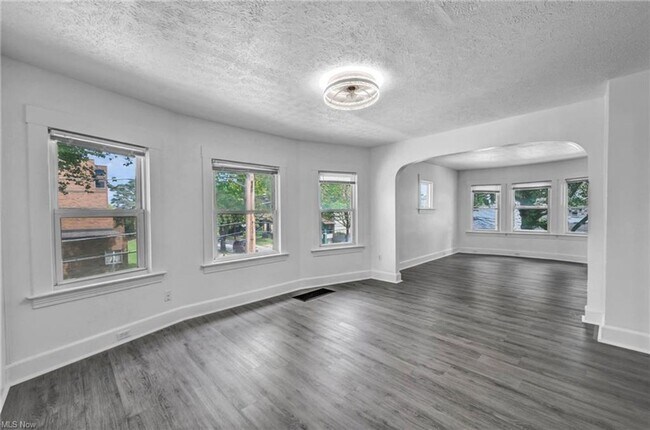 Building Photo - 4302 W 30th St