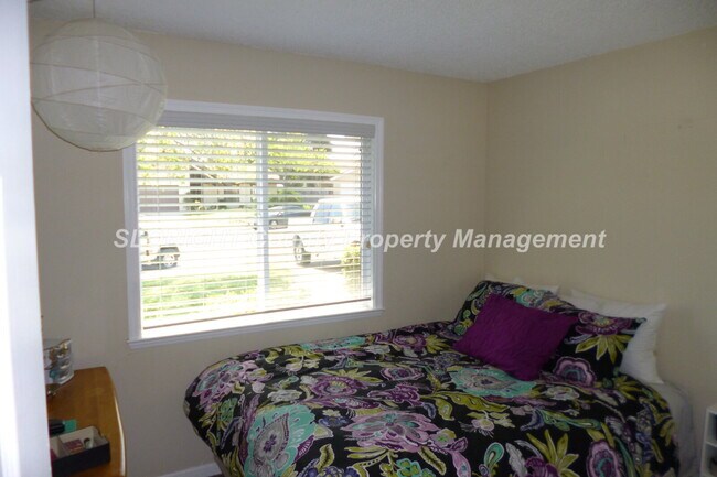 Building Photo - AVAILABLE AUGUST - 3 Bedroom SLO Home, Close to Shopping and Town