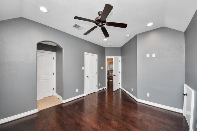 Building Photo - 25627 Fleming Lodge Ln