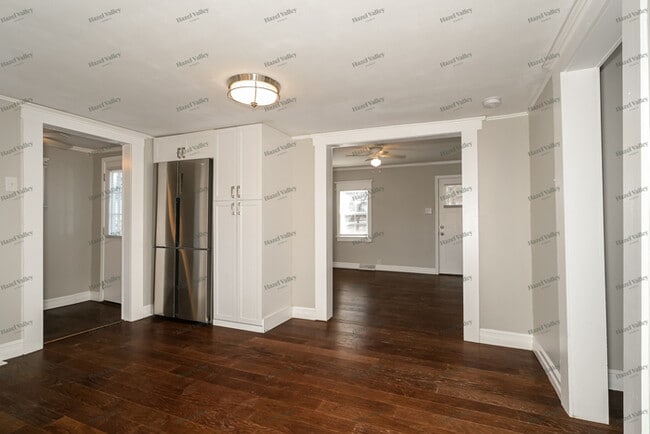 Building Photo - 121 Franke Ave