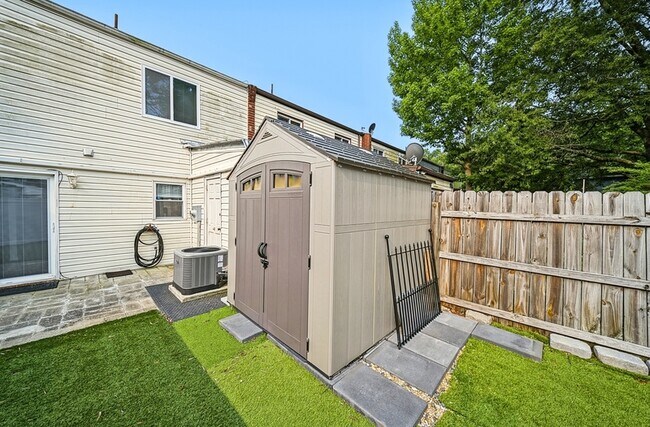 Building Photo - 3244 Yorkborough Way