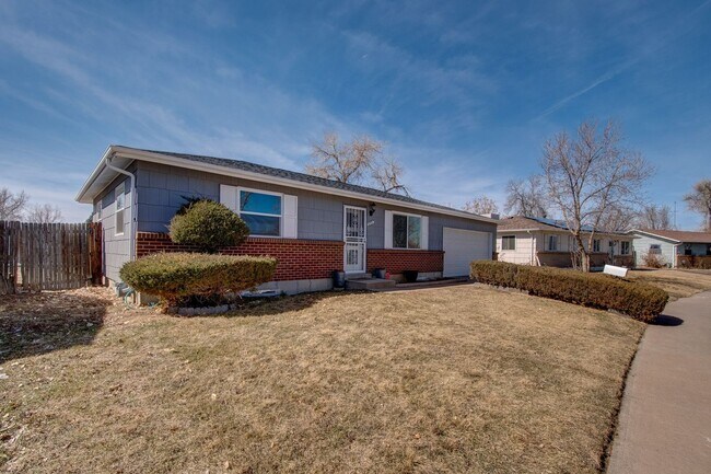 Building Photo - 5553 Crystal Way