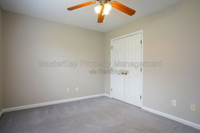 Building Photo - 1008 Knighthood Ln