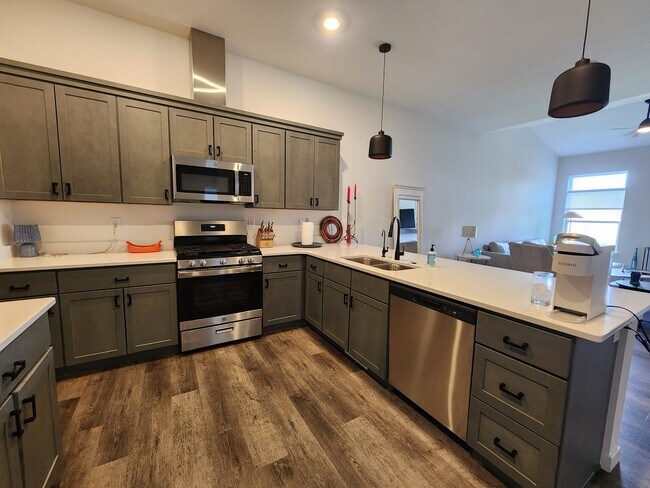 Building Photo - 114 Dogwood Ln