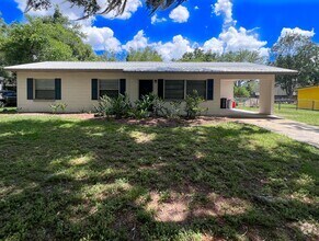 Building Photo - 3BR/1BA Pet Friendly House in NW Gainesvil...