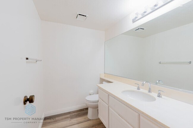 Building Photo - 2 Bed 2.5 Bath Montefino Townhome in the Heart of Diamond Bar!