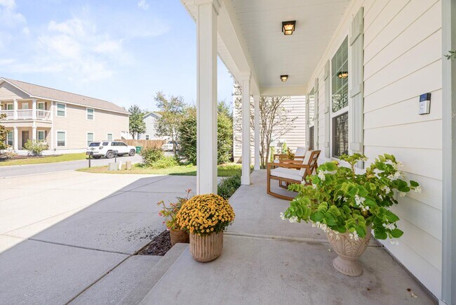 Building Photo - 120 Mosaic Oaks Cir