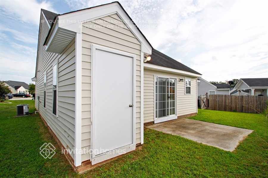 Building Photo - 1204 Moore's Creek Dr