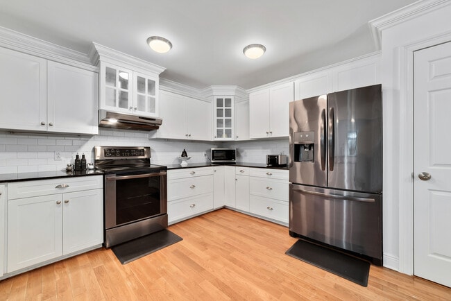 Building Photo - 2009 Wedgewood Cir